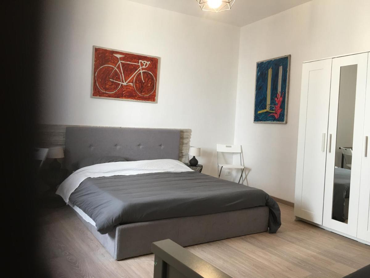 La Casa Nell'Antico Cortile Apartment Catania Luaran gambar