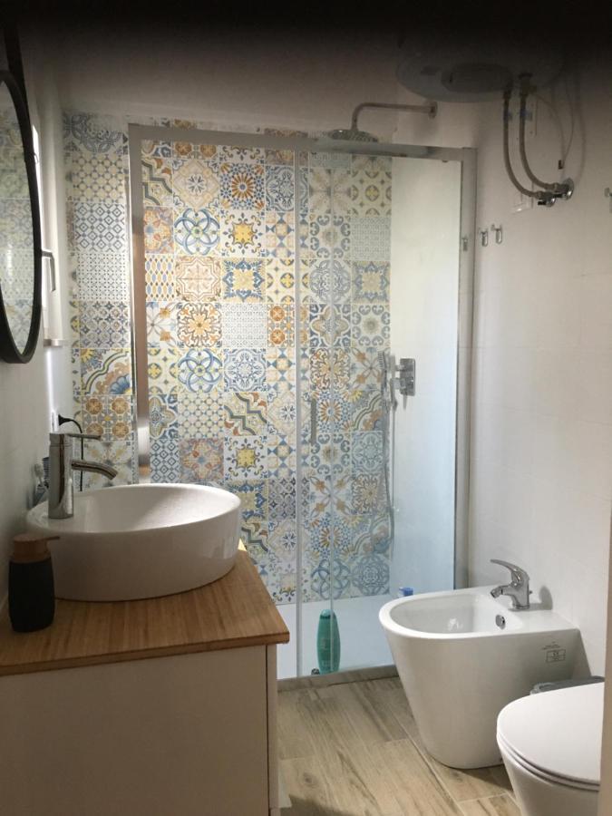 La Casa Nell'Antico Cortile Apartment Catania Luaran gambar