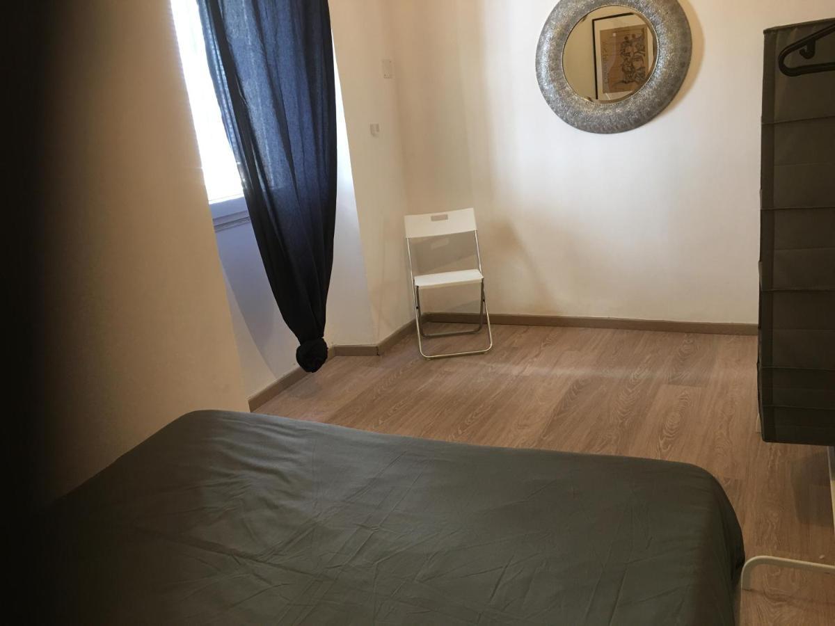 La Casa Nell'Antico Cortile Apartment Catania Luaran gambar